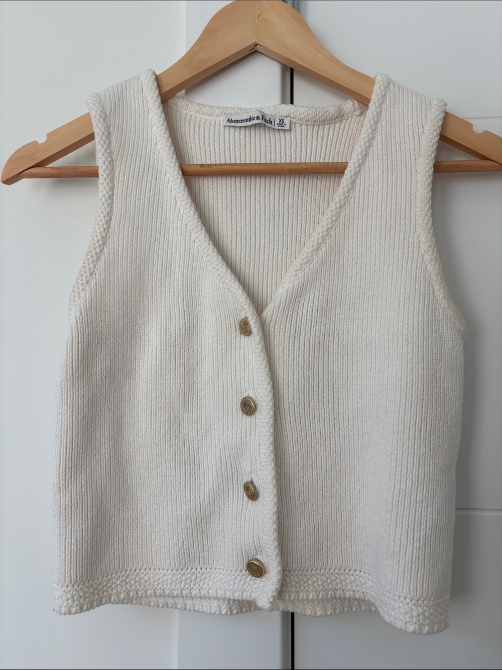 Abercrombie & Fitch Cream Knit Button Vest - Picture 1 of 3